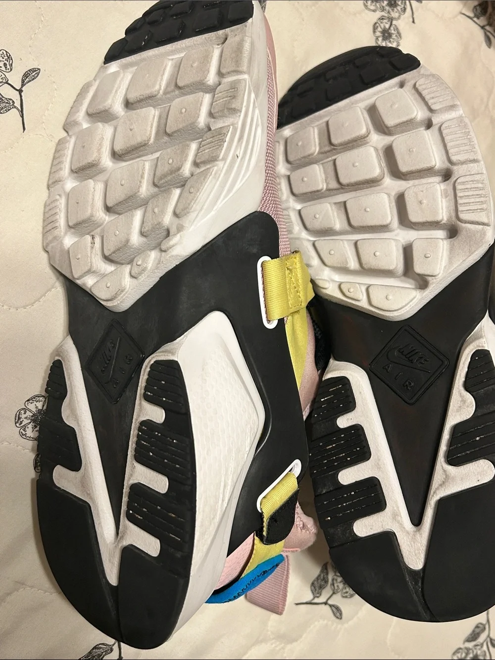 Nike Air Huarache city low plum chalk size 10 GUC - Picture 11 of 16